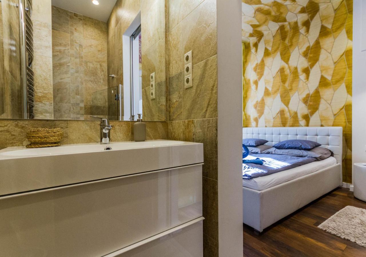Chain Bridge Studio Apartment Будапеща Екстериор снимка